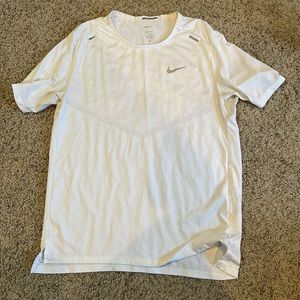 Men’s Nike running shirt